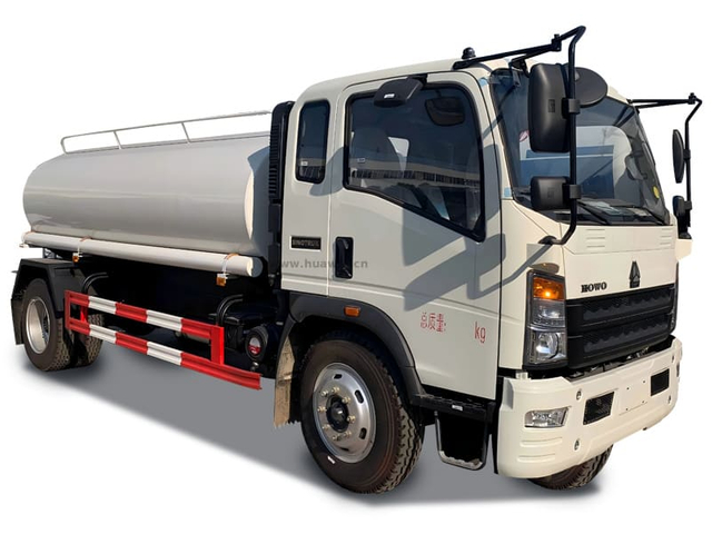 Sinotruk Howo 6 Wheeler Water Tamiker Truck 10 000 litres